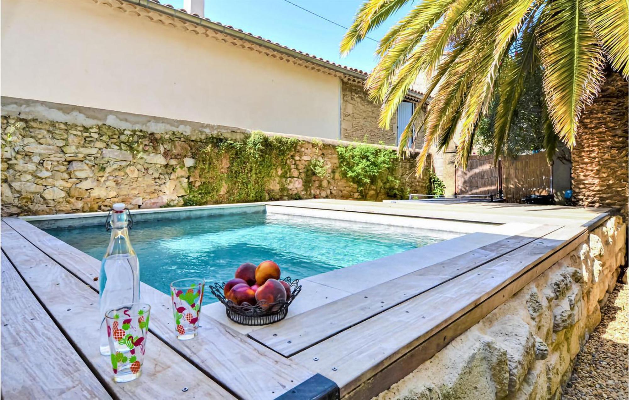 Awesome Apartment In Pujaut With Swimming Pool Exterior foto